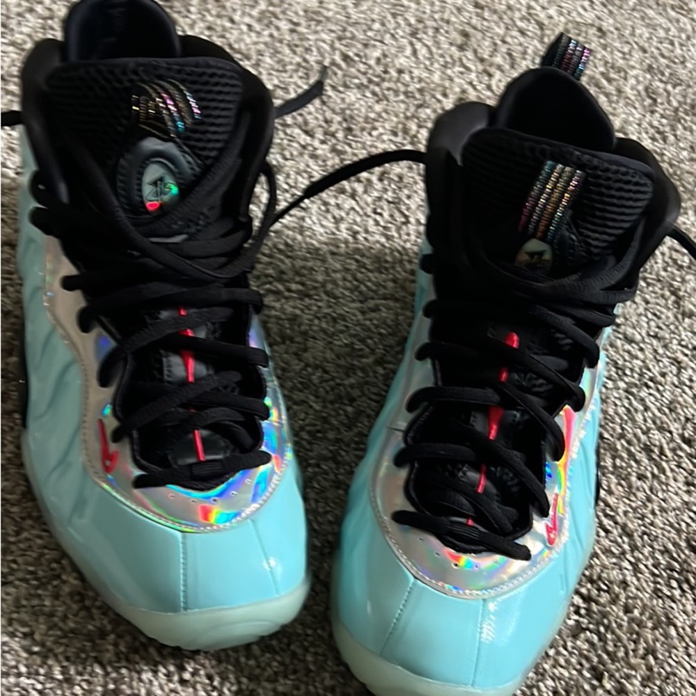 Nike Foams size 6.5Youth